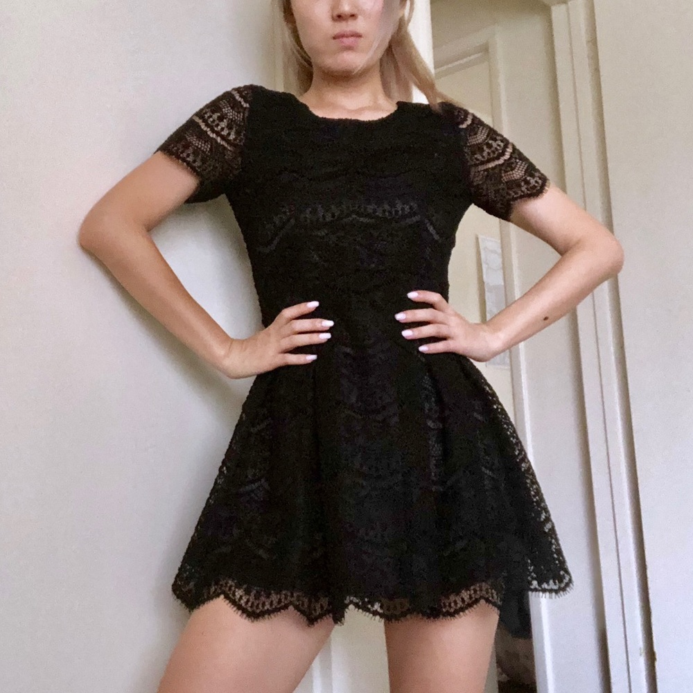👀Los Angeles project black lace dress